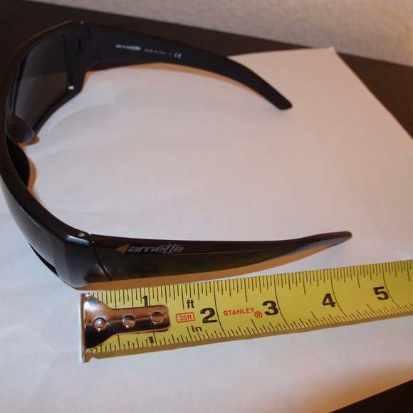ARNETTE  \